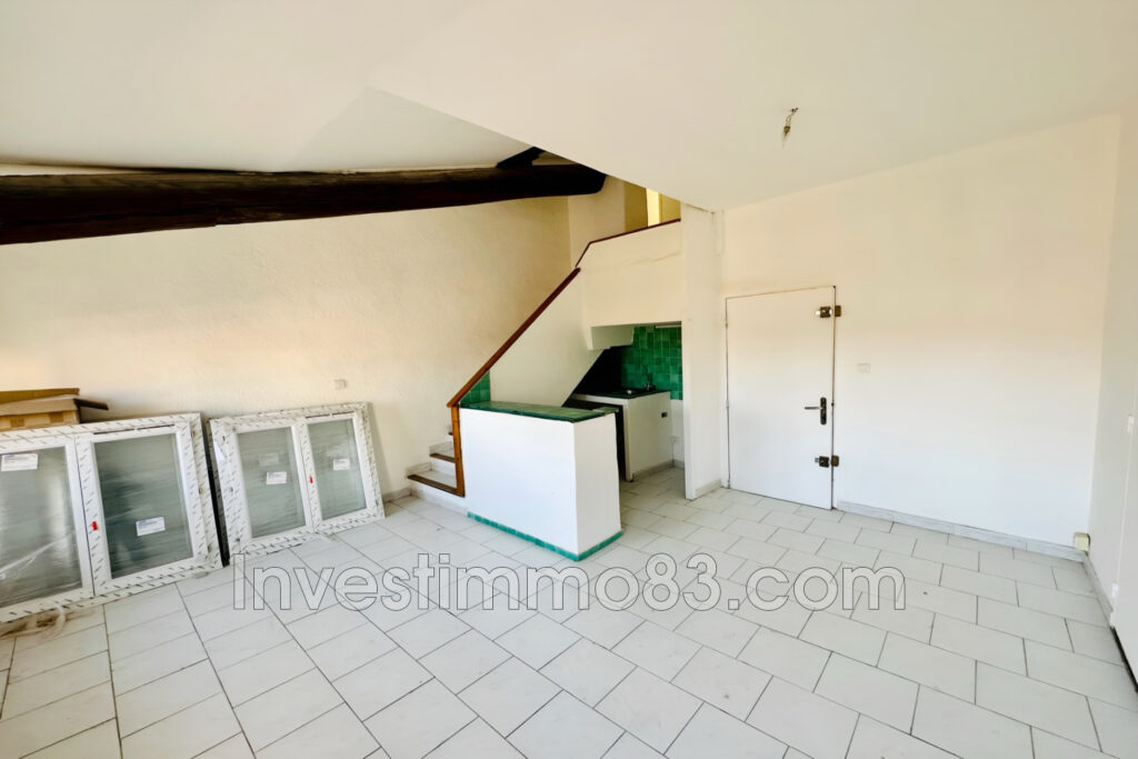 Au c½ur de PERTUIS, proche de toutes les commodités, dans un e – 3 pièces – 2 chambres – 42.28 m²