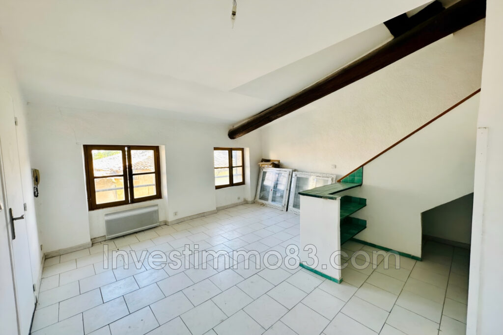 Au c½ur de PERTUIS, proche de toutes les commodités, dans un e – 3 pièces – 2 chambres – 42.28 m²