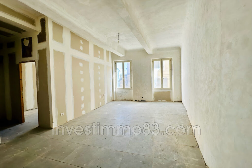 Au c½ur de PERTUIS, proche de toutes les commodités, dans un e – 3 pièces – 2 chambres – 70.16 m²