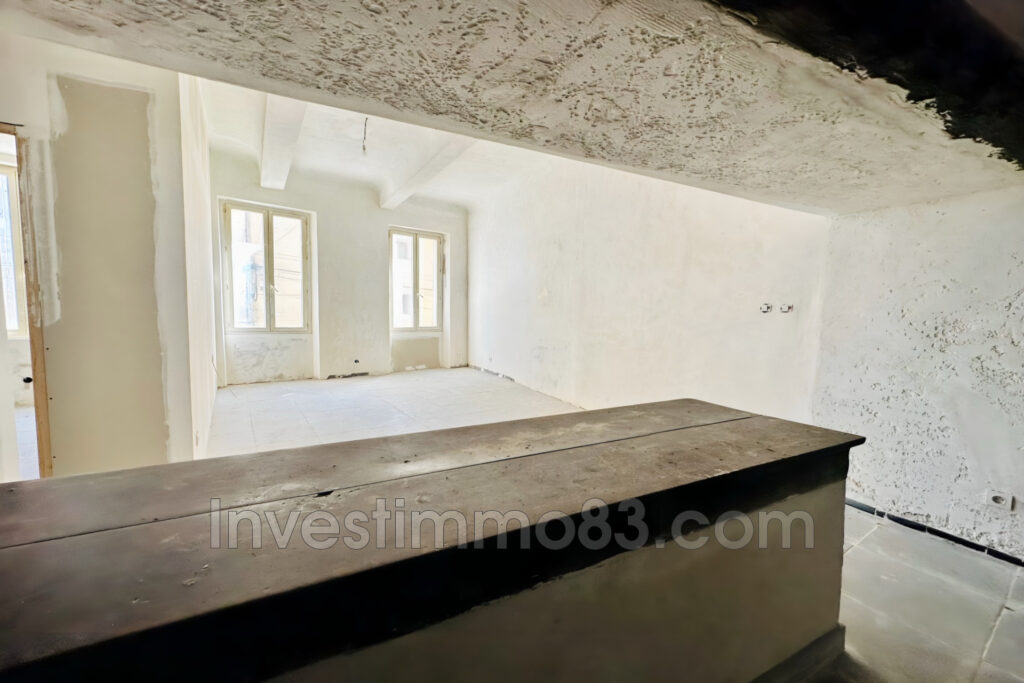 Au c½ur de PERTUIS, proche de toutes les commodités, dans un e – 3 pièces – 2 chambres – 70.16 m²