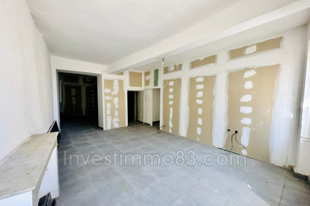 Au c½ur de PERTUIS, proche de toutes les commodités, dans un e – 4 pièces – 2 chambres – 71.22 m²