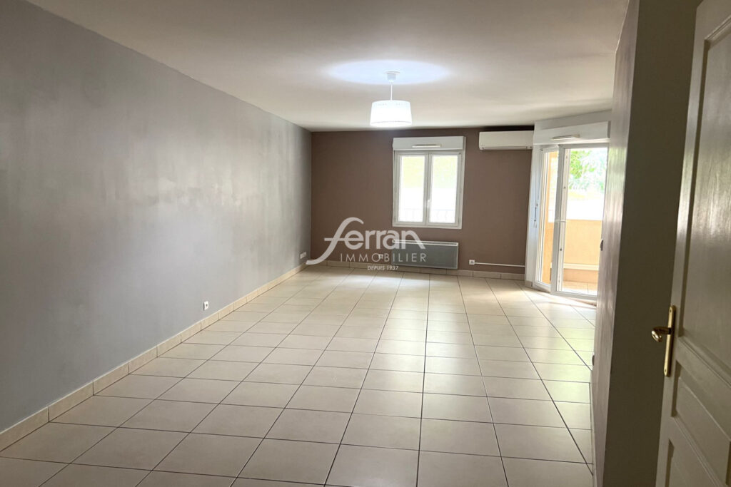 A vendre à Draguignan, T3 avec balcon et parking proche du cen – 3 pièces – 2 chambres – 69.00 m²