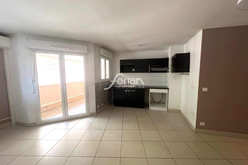 A vendre à Draguignan, T3 avec balcon et parking proche du cen – 3 pièces – 2 chambres – 69.00 m²