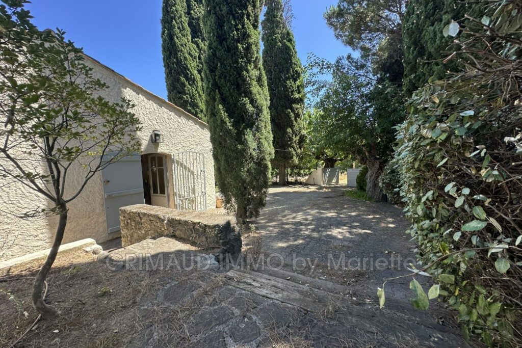 maison sur 500m² de terrain, avec beaucoup de charme, piscine  – 4 pièces – 2 chambres – 85.00 m²