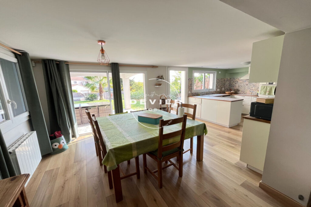 vente villa 6 Pièce(s) – 6 pièces – 5 chambres – 170.00 m²