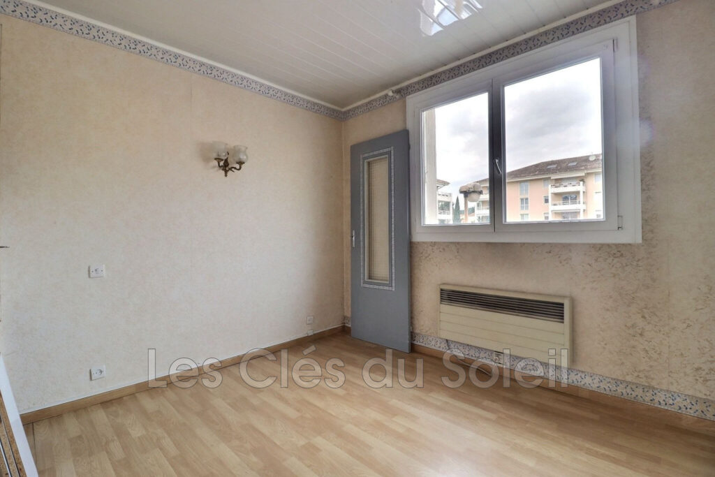 BRIGNOLES 83170  AU SEIN DE LA RESIDENCE SECURISEE DE ST LAZAR – 3 pièces – 2 chambres – 65.00 m²
