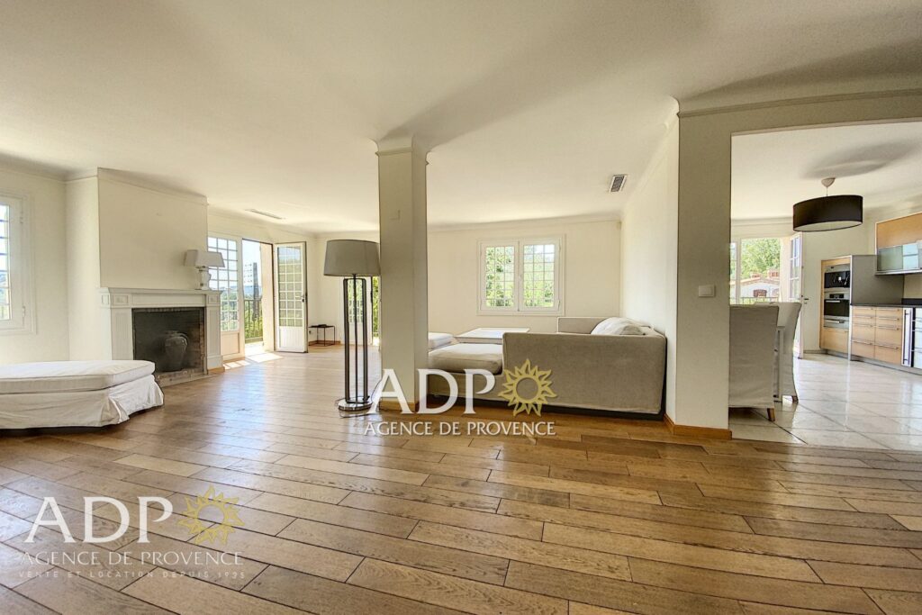 vente maison 7 Pièce(s) – 7 pièces – 5 chambres – 200.00 m²