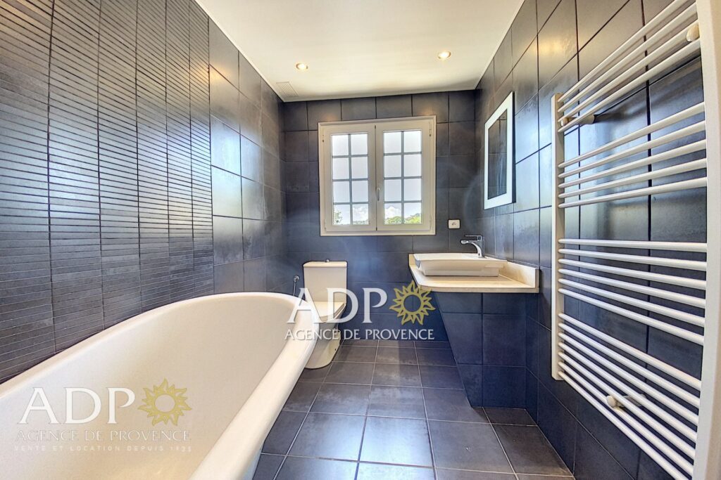 vente maison 7 Pièce(s) – 7 pièces – 5 chambres – 200.00 m²