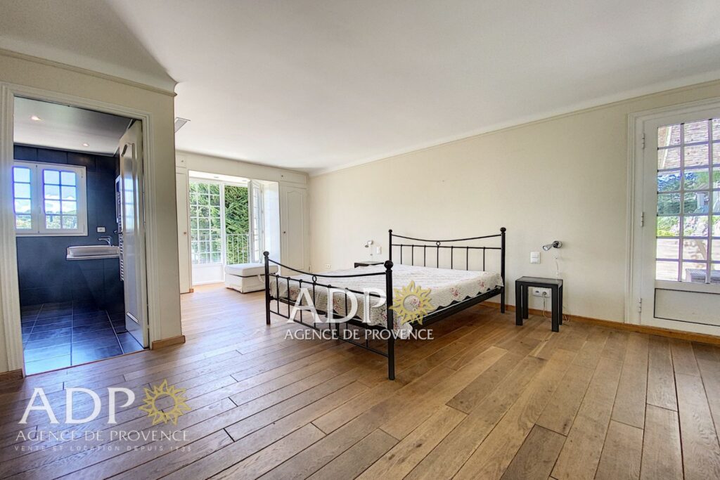 vente maison 7 Pièce(s) – 7 pièces – 5 chambres – 200.00 m²