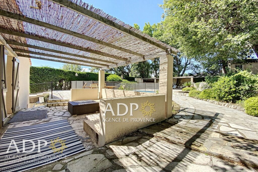 vente maison 7 Pièce(s) – 7 pièces – 5 chambres – 200.00 m²