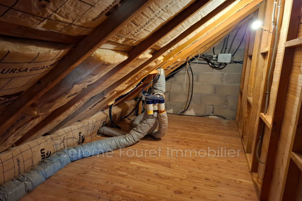 Maison traditionnelle  – 6 pièces – 3 chambres – 142.00 m²