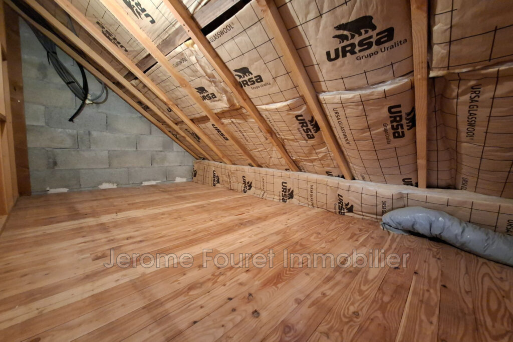 Maison traditionnelle  – 6 pièces – 3 chambres – 142.00 m²