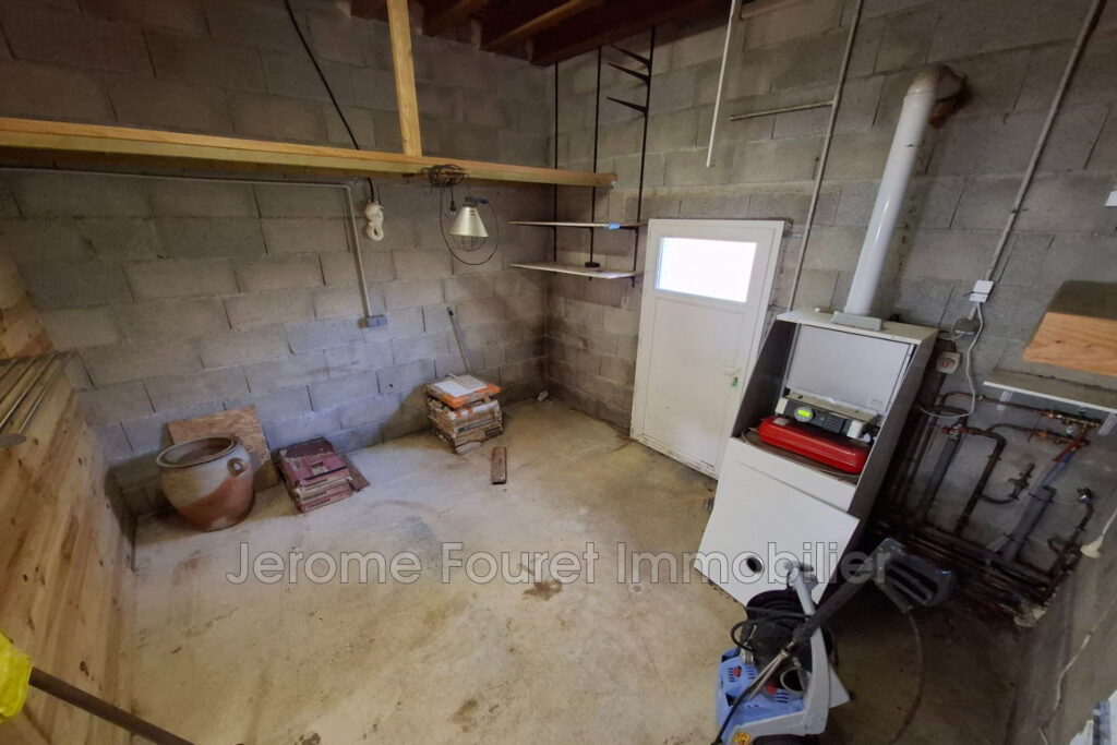 Maison traditionnelle  – 6 pièces – 3 chambres – 142.00 m²