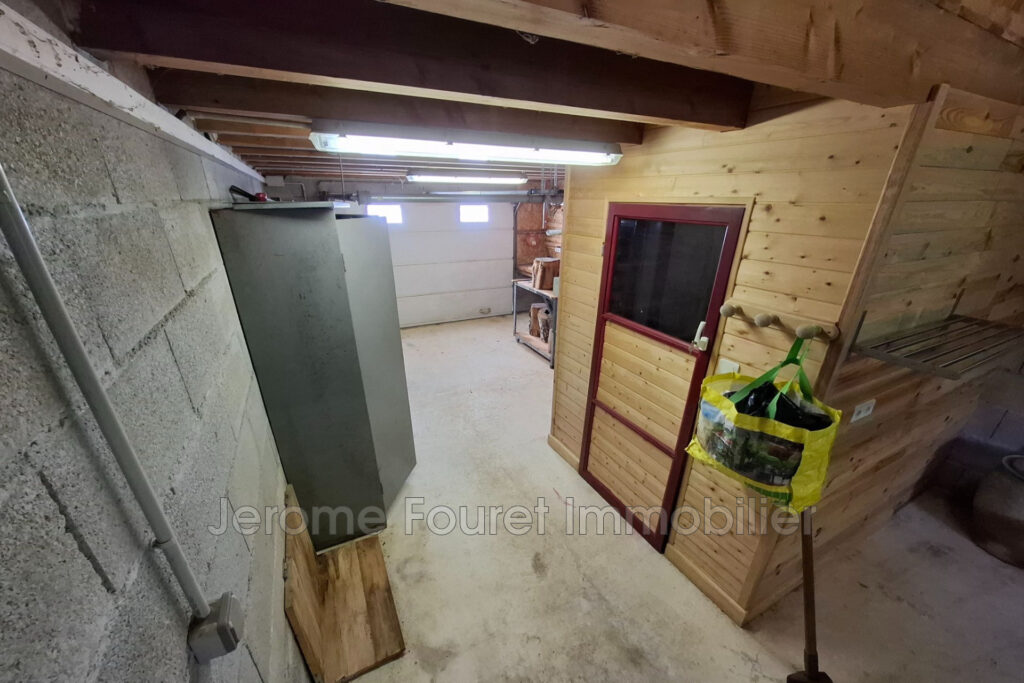 Maison traditionnelle  – 6 pièces – 3 chambres – 142.00 m²