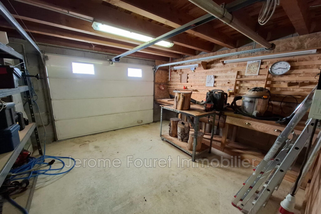 Maison traditionnelle  – 6 pièces – 3 chambres – 142.00 m²