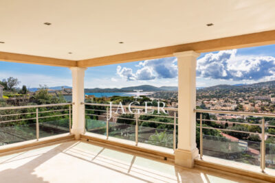 Villa avec vue panoramique, Le Sémaphore – 7 pièces – 5 chambres – 250.00 m²
