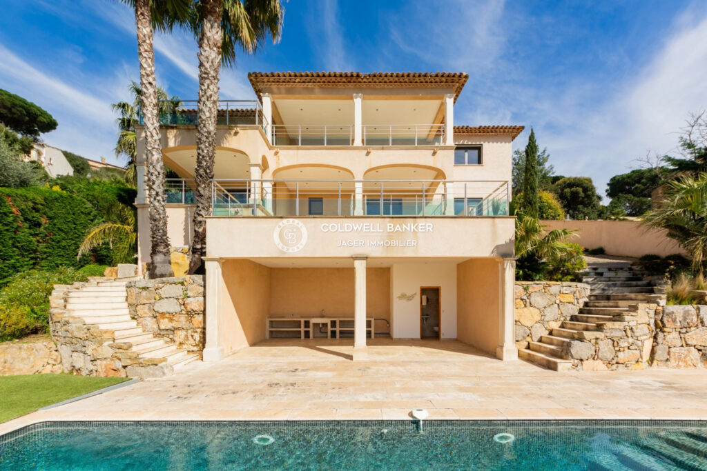 Villa avec vue panoramique, Le Sémaphore – 7 pièces – 5 chambres – 250.00 m²