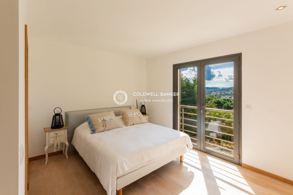 Villa avec vue panoramique, Le Sémaphore – 7 pièces – 5 chambres – 250.00 m²