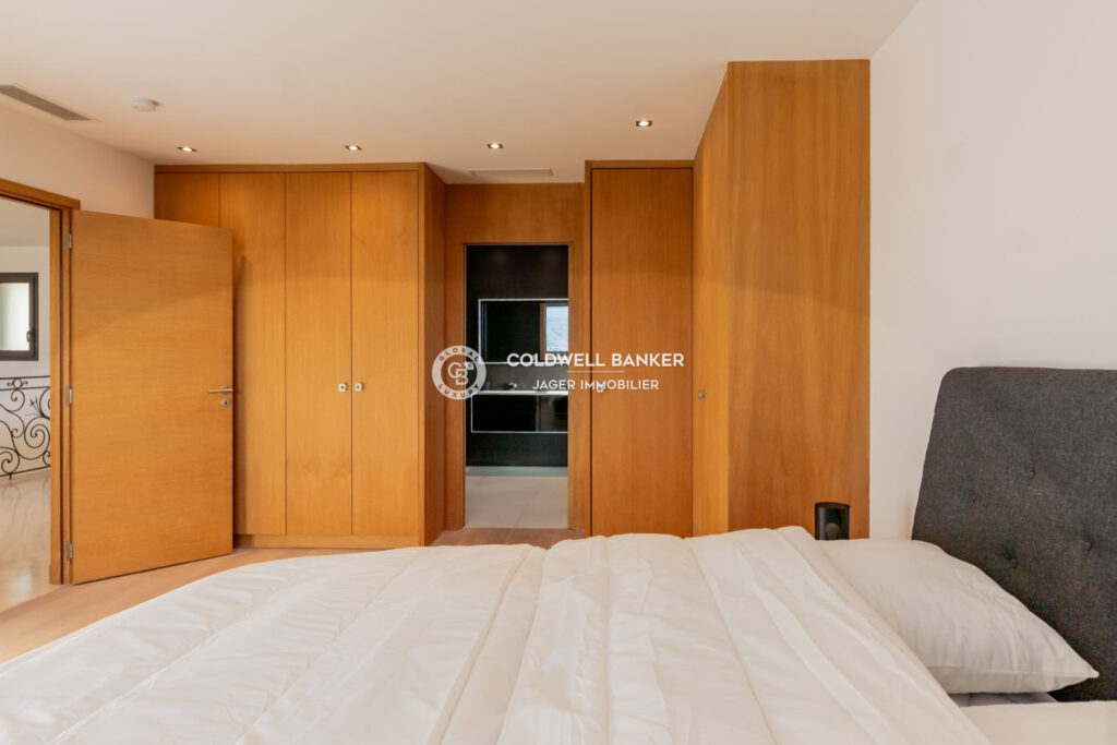 Villa avec vue panoramique, Le Sémaphore – 7 pièces – 5 chambres – 250.00 m²