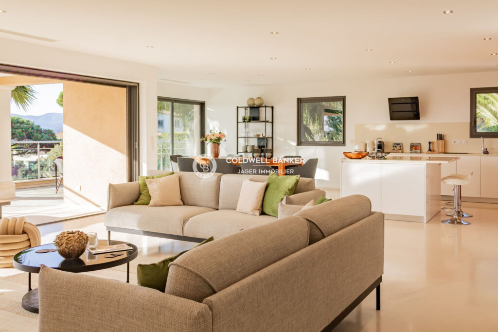 Villa avec vue panoramique, Le Sémaphore – 7 pièces – 5 chambres – 250.00 m²