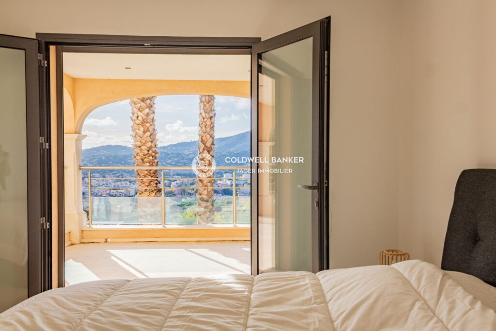 Villa avec vue panoramique, Le Sémaphore – 7 pièces – 5 chambres – 250.00 m²