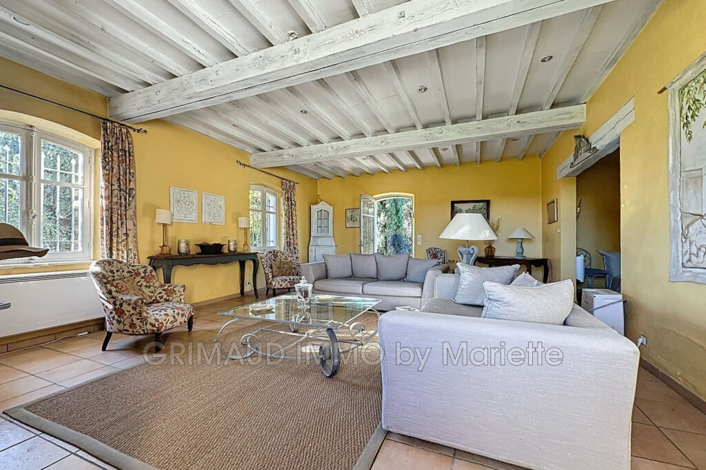 maison sur 500m² de terrain, avec beaucoup de charme, piscine  – 4 pièces – 2 chambres – 85.00 m²