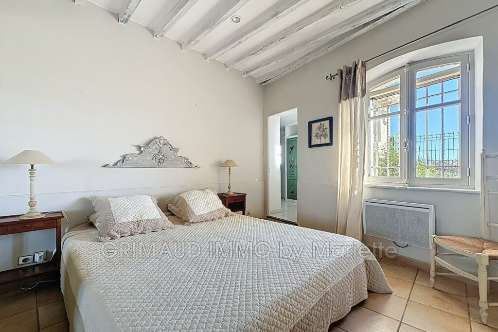 maison sur 500m² de terrain, avec beaucoup de charme, piscine  – 4 pièces – 2 chambres – 85.00 m²