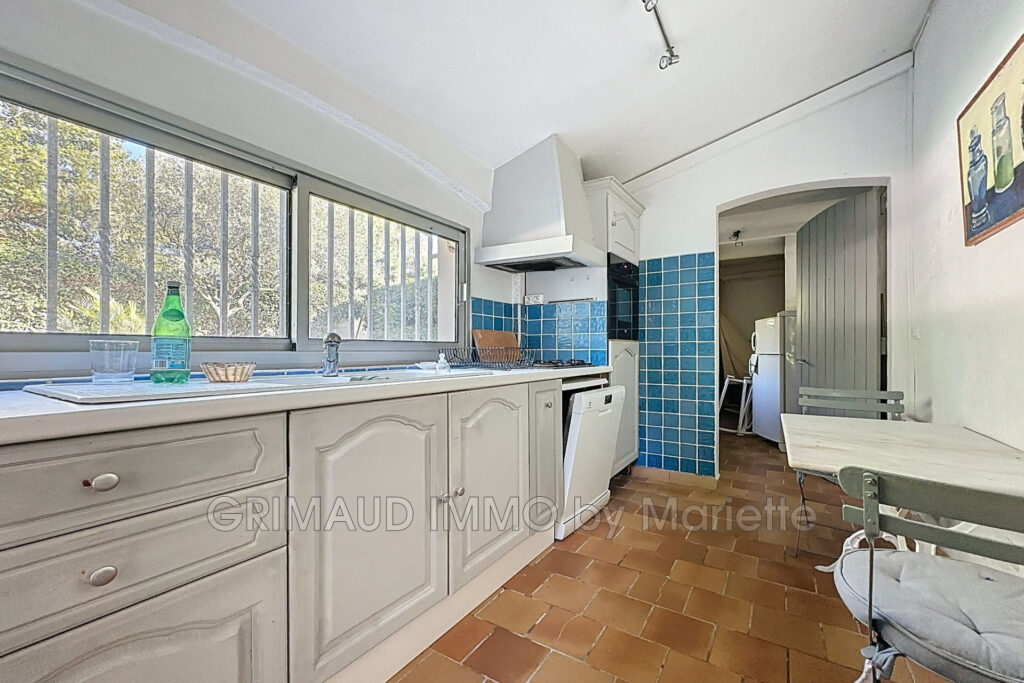maison sur 500m² de terrain, avec beaucoup de charme, piscine  – 4 pièces – 2 chambres – 85.00 m²