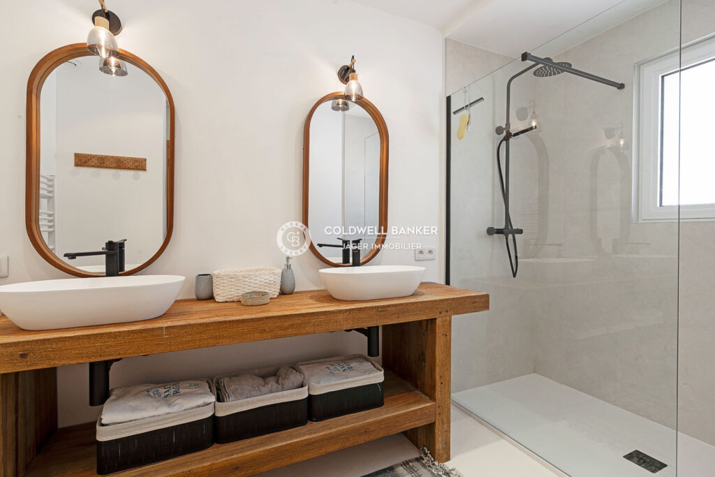 vente villa 5 Pièce(s) – 5 pièces – 4 chambres – 250.00 m²