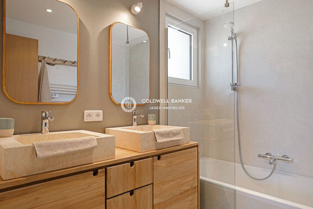 vente villa 5 Pièce(s) – 5 pièces – 4 chambres – 250.00 m²