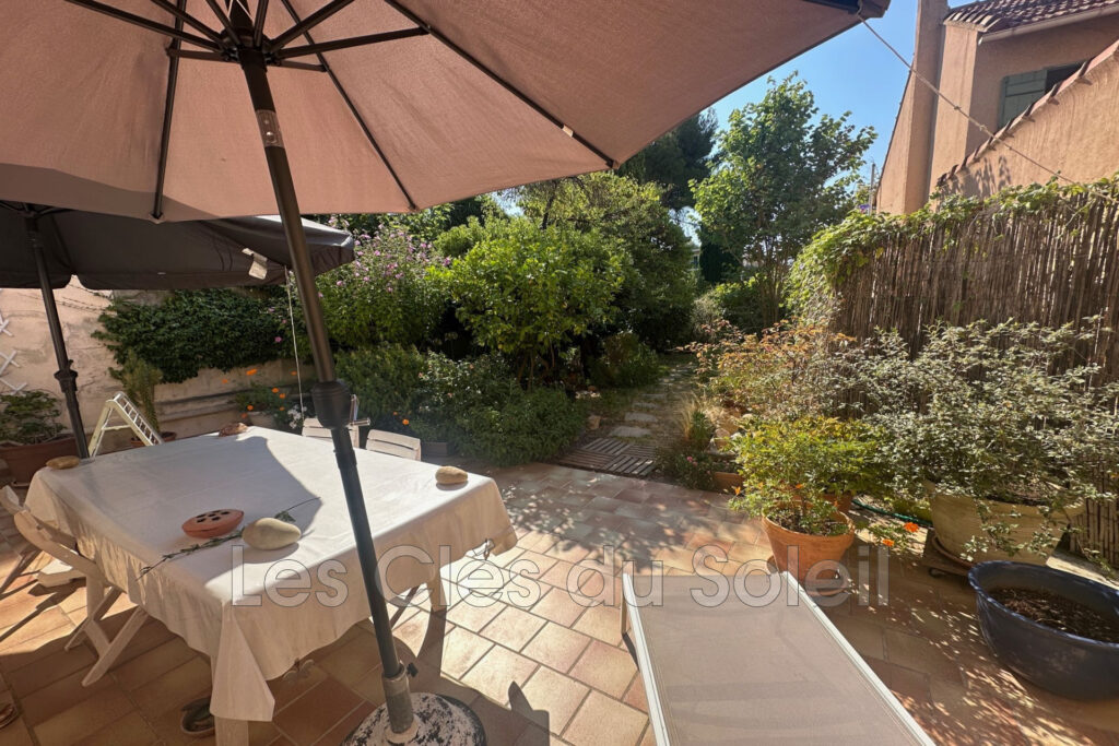 Toulon Aguillon, maison occupée par une locataire de 80 ans. V – 4 pièces – 3 chambres – 96.00 m²