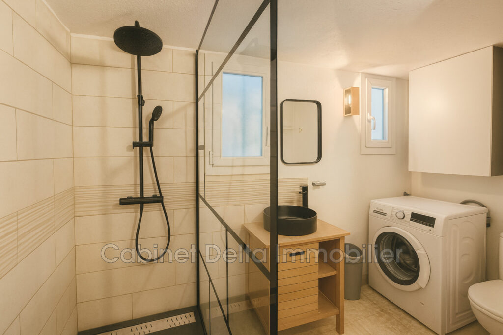 Niché dans une résidence sécurisée et au calme, ce charmant ap – NR pièces – 2 chambres – 40.00 m²