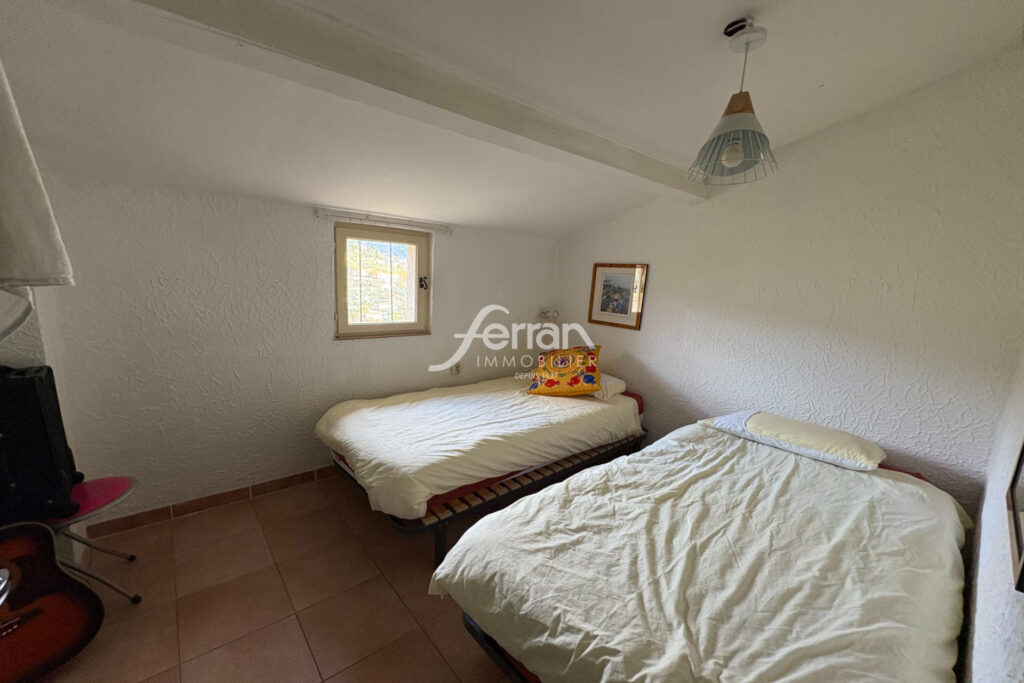 A vendre à Bargemon Maison avec beaux volumes et vue magnifiqu – 5 pièces – 4 chambres – 136.00 m²