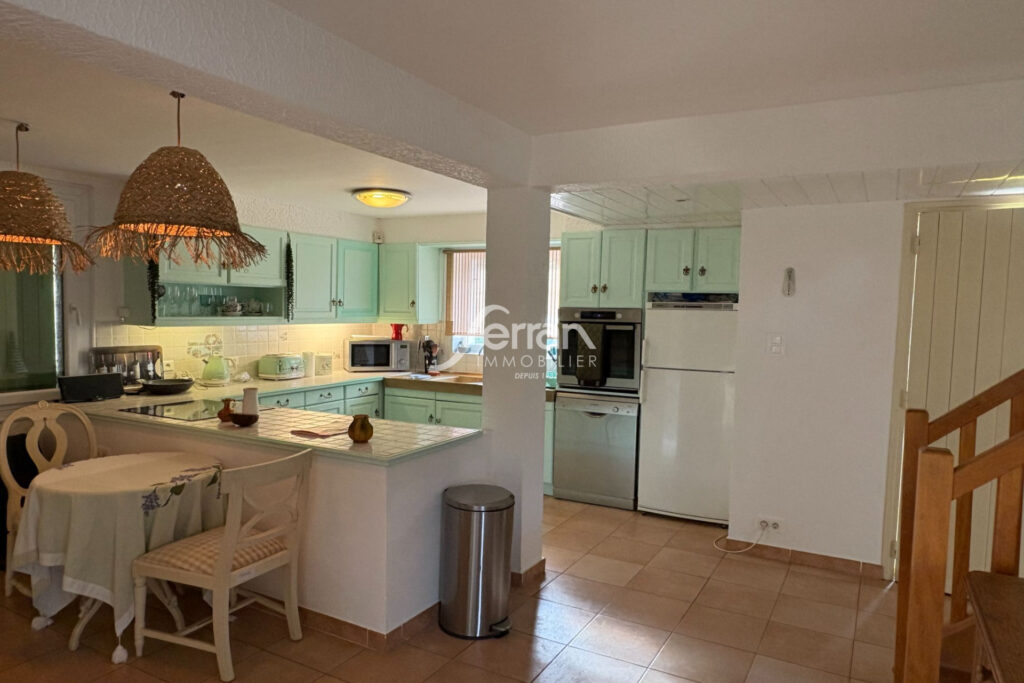 A vendre à Bargemon Maison avec beaux volumes et vue magnifiqu – 5 pièces – 4 chambres – 136.00 m²