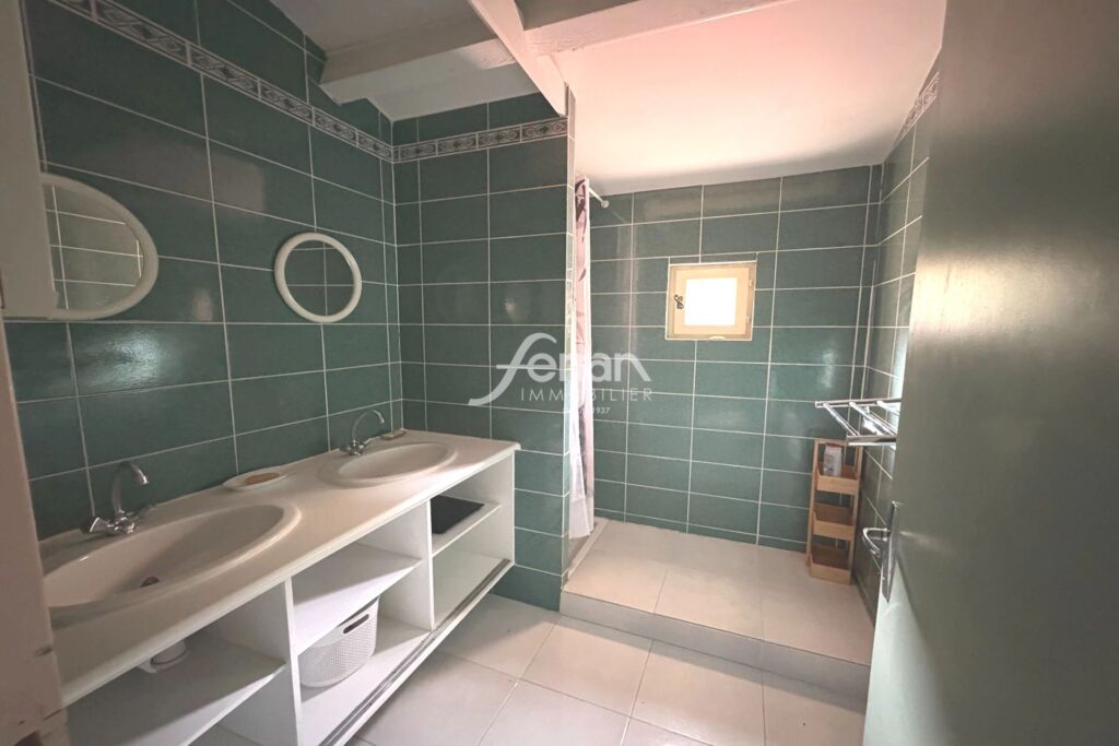 A vendre à Bargemon Maison avec beaux volumes et vue magnifiqu – 5 pièces – 4 chambres – 136.00 m²