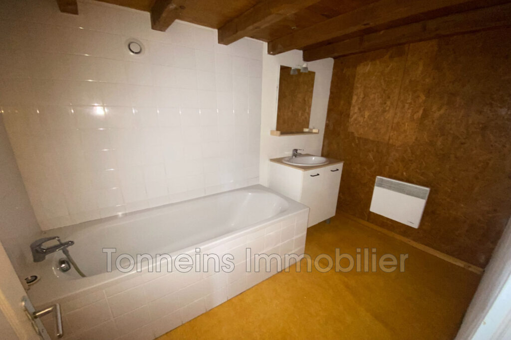 APPARTEMENT – CENTRE VILLE – 3 pièces – 2 chambres – 79.34 m²