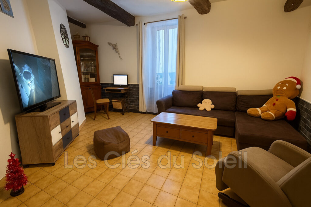 Maison de village à Brignoles, élevée en R+2 de 119 m² habitab – 5 pièces – 3 chambres – 119.00 m²