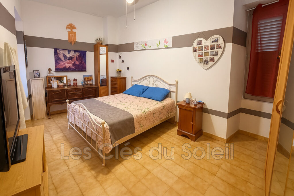 Maison de village sur besse sur issole de 75m2  élevée sur rez – 5 pièces – 2 chambres – 75.00 m²