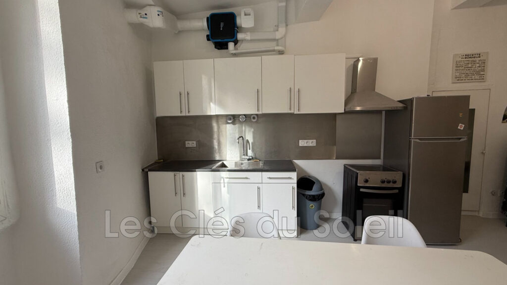 Appartement de 56 m² situé au 1er étage en plein centre-ville  – 3 pièces – 2 chambres – 56.00 m²