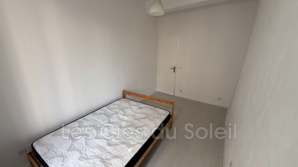 Appartement de 56 m² situé au 1er étage en plein centre-ville  – 3 pièces – 2 chambres – 56.00 m²