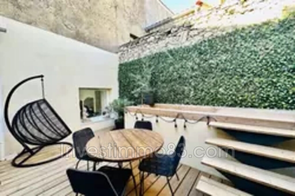 location maison de village 5 Pièce(s) – 5 pièces – 3 chambres – 85.00 m²