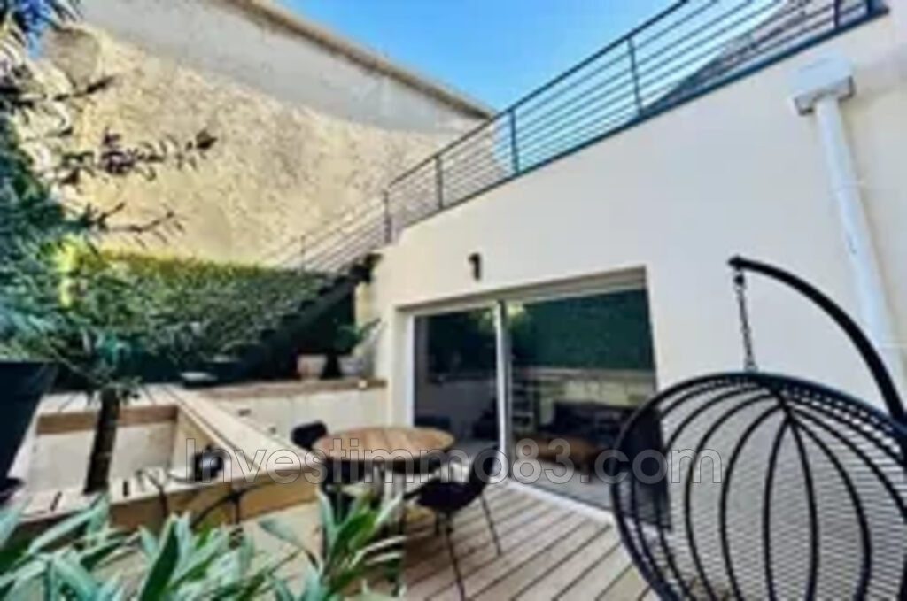 location maison de village 5 Pièce(s) – 5 pièces – 3 chambres – 85.00 m²