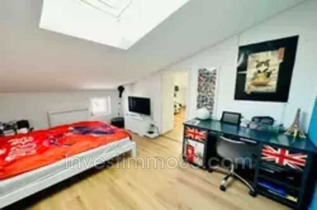 location maison de village 5 Pièce(s) – 5 pièces – 3 chambres – 85.00 m²