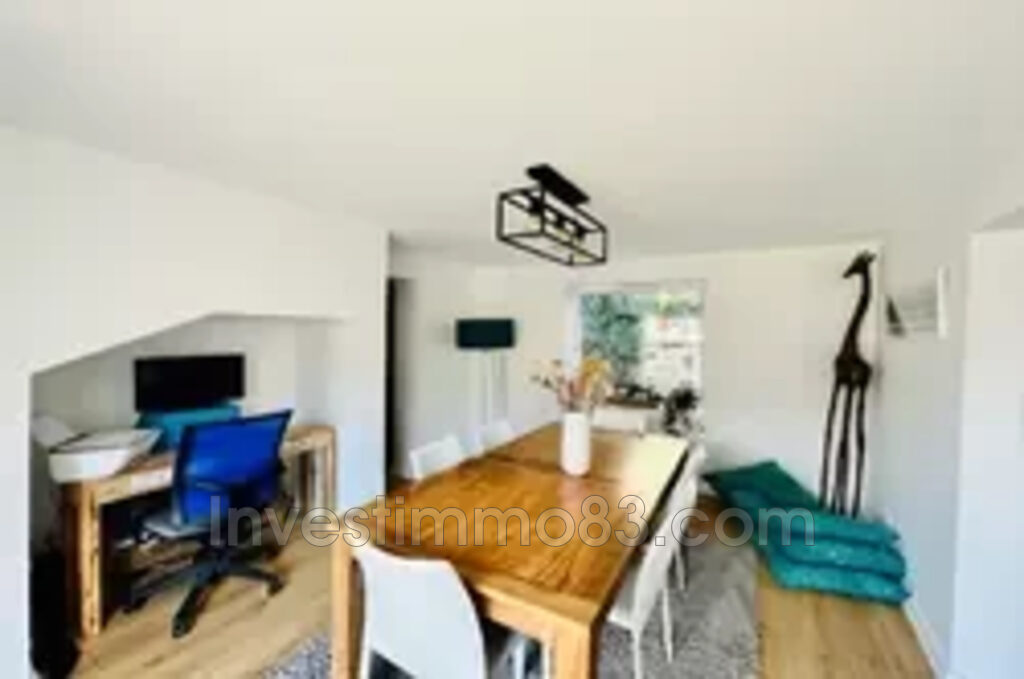 location maison de village 5 Pièce(s) – 5 pièces – 3 chambres – 85.00 m²