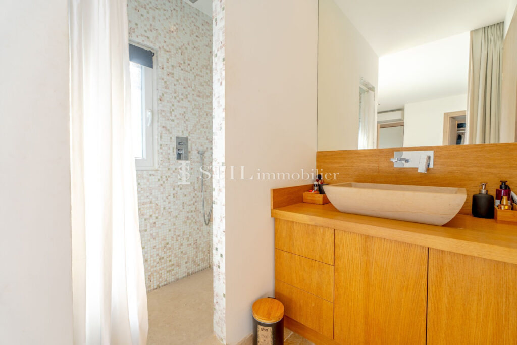 vente villa 4 Pièce(s) – 4 pièces – 3 chambres – 166.00 m²