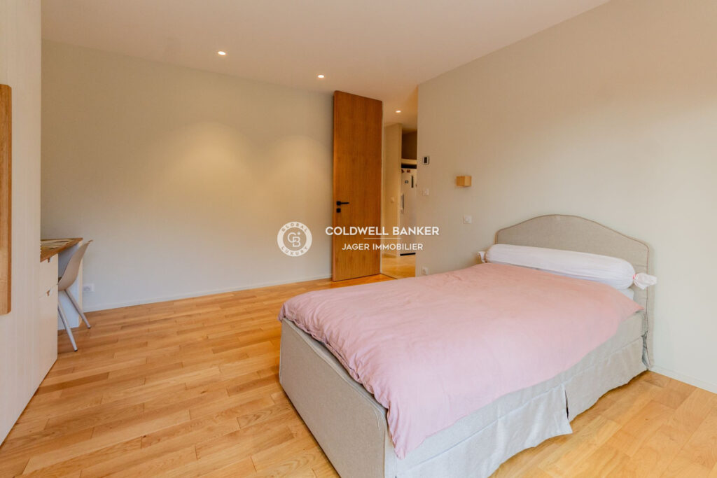 vente maison 5 Pièce(s) – 5 pièces – 4 chambres – 165.00 m²