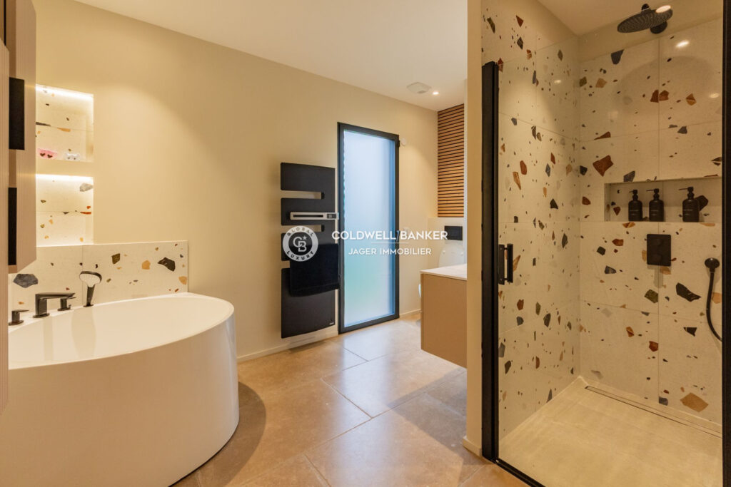 vente maison 5 Pièce(s) – 5 pièces – 4 chambres – 165.00 m²