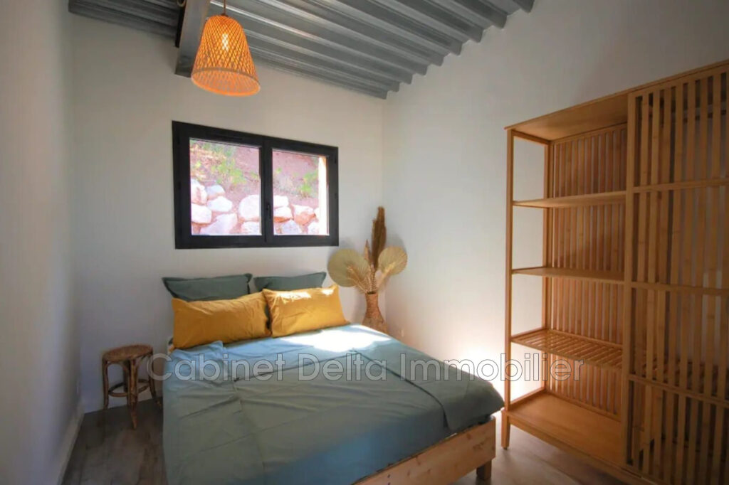 Maison à Vendre  Villa d’Exception à Hyères : Vue Mer Panoram – 6 pièces – 5 chambres – 131.00 m²