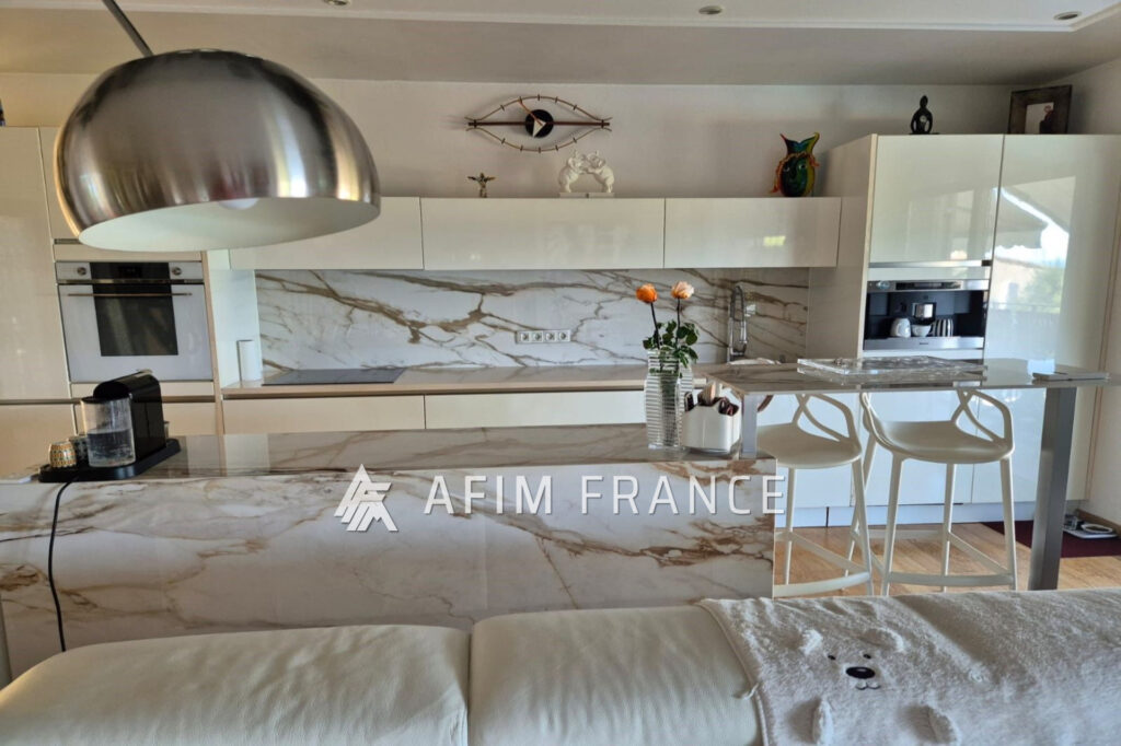 vente maison – NR pièces – 3 chambres – 150.00 m²