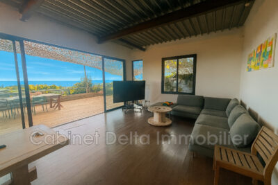 Maison à Vendre  Villa d&rsquo;Exception à Hyères : Vue Mer Panoram – 6 pièces – 5 chambres – 131.00 m²